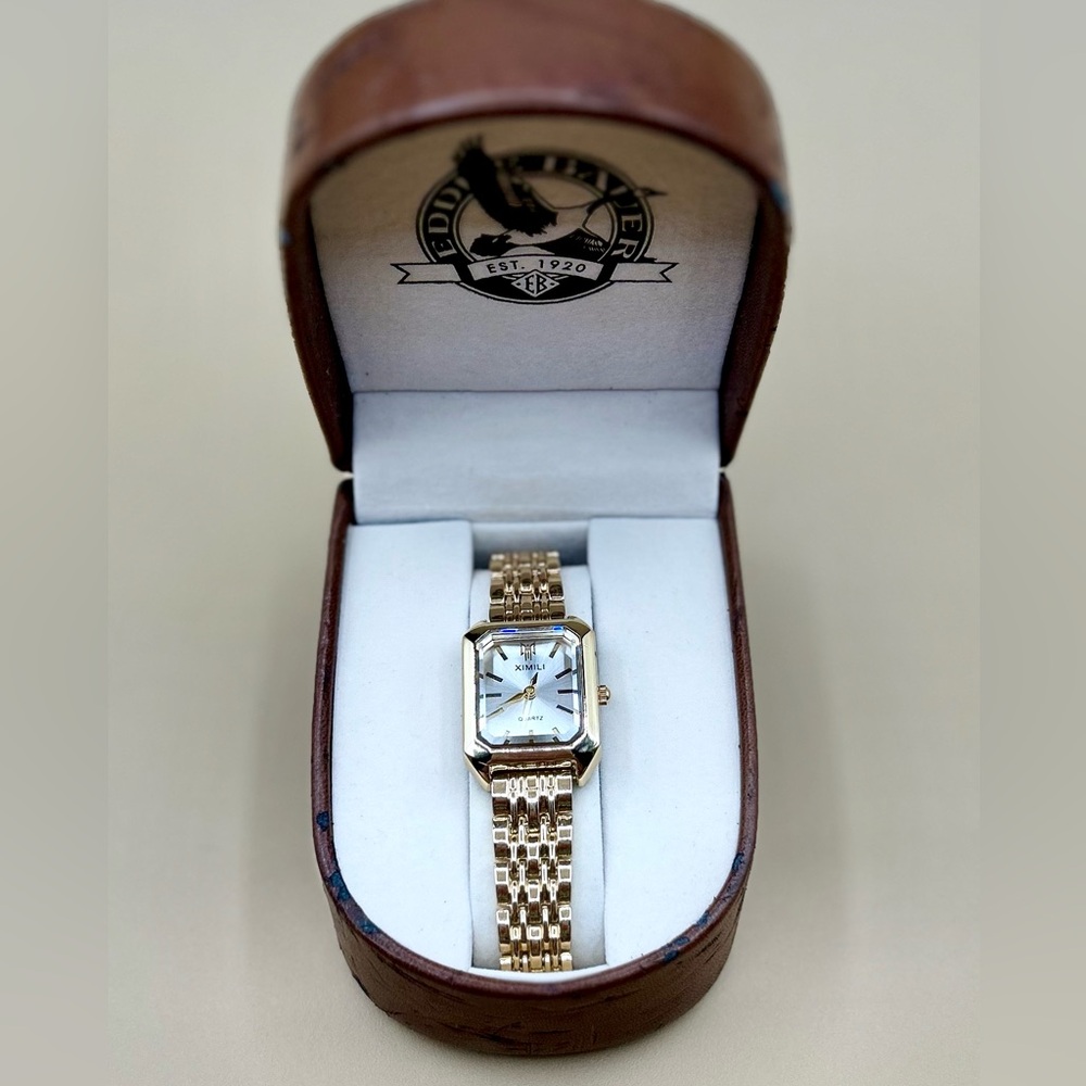 Women’s Dress Wristwatch - Gold